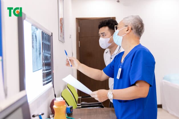 Thoát vị đĩa đệm điều trị bằng tiêm steroid.