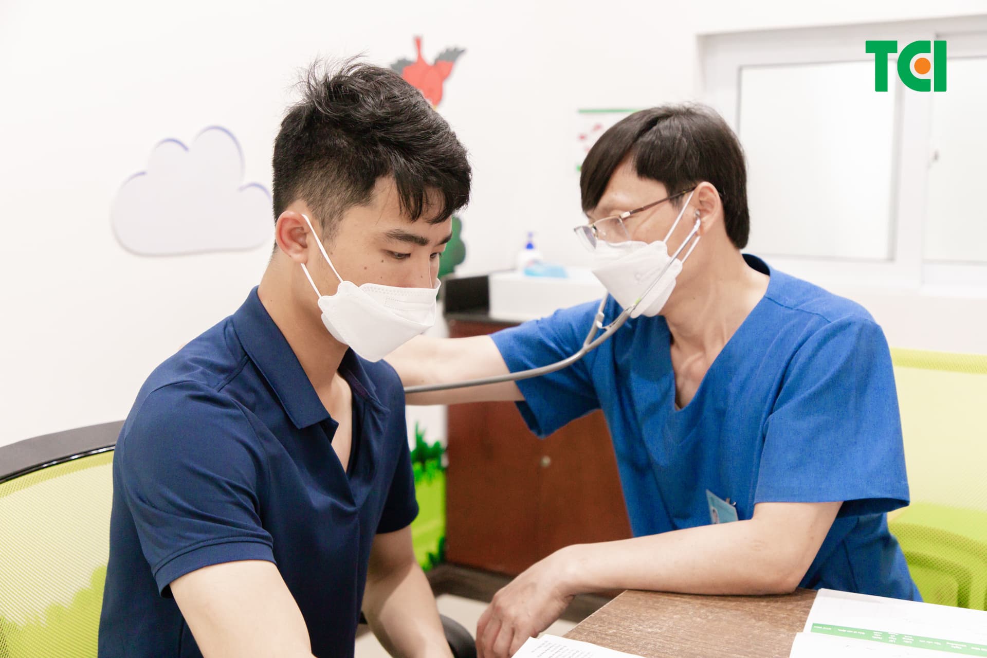 9-26 là độ tuổi thích hợp được khuyến nghị để tiêm HPV nam