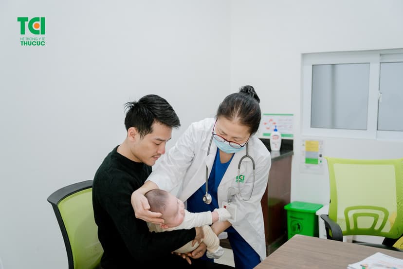 Tiêm vacxin 6 trong 1 &#8211; Nguy cơ sốt và cách xử trí!