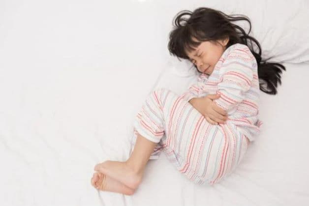 Đau bụng là triệu chứng đặc trưng thường gặp ở trẻ rối loạn tiêu hóa