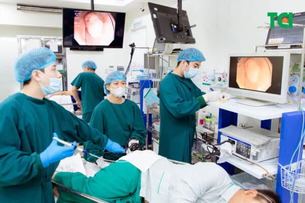 Nội soi can thiệp cắt polyp đại tràng