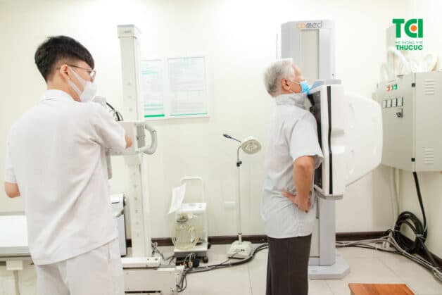 Người bệnh nên đến bệnh viện thăm khám.