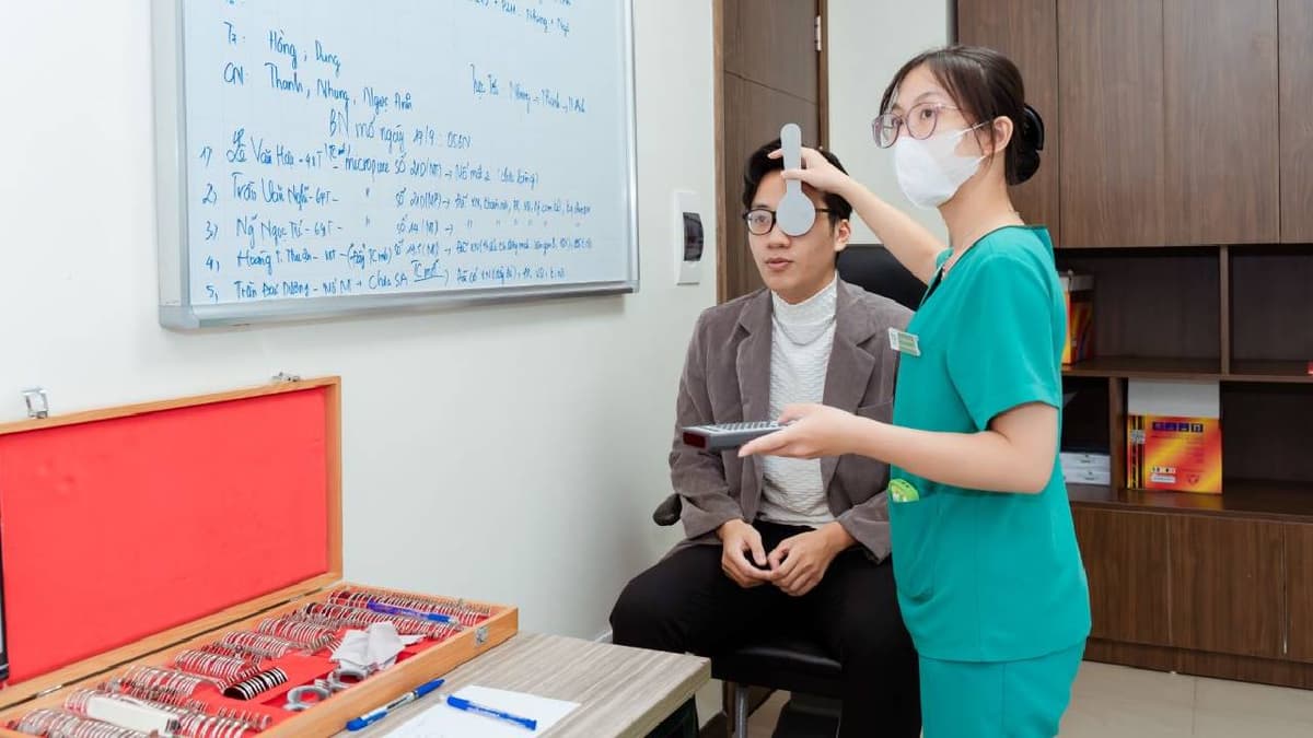 Viễn thị bao nhiêu độ là nặng và cách xử lý