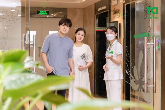 Ảnh Tiktoker triệu follower Đào Nguyễn Ánh trải nghiệm cùng vợ bầu tại TCI