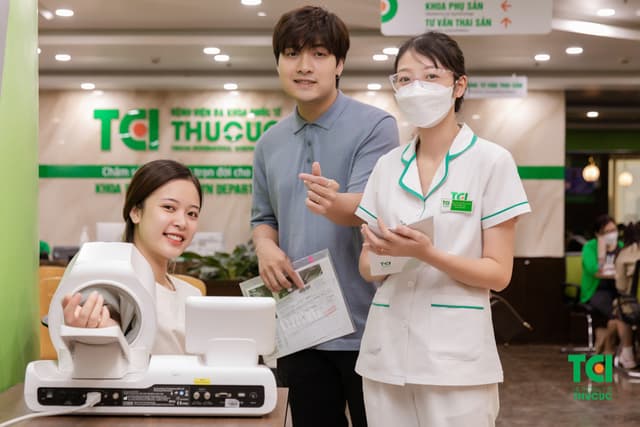 Ảnh Tiktoker triệu follower Đào Nguyễn Ánh trải nghiệm cùng vợ bầu tại TCI