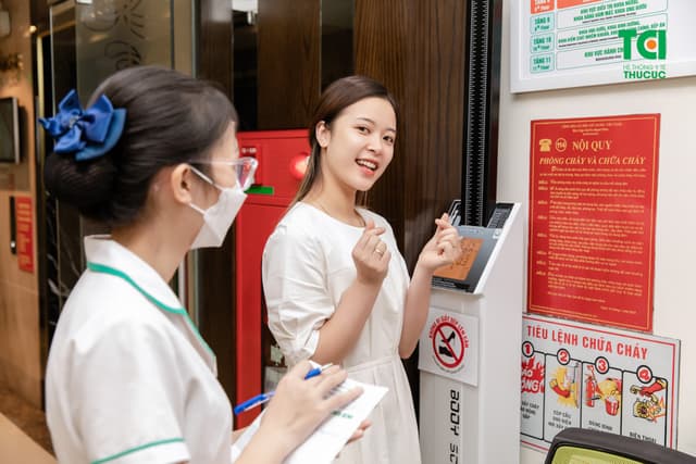 Ảnh Tiktoker triệu follower Đào Nguyễn Ánh trải nghiệm cùng vợ bầu tại TCI