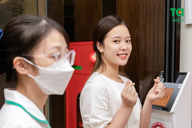 Ảnh Tiktoker triệu follower Đào Nguyễn Ánh trải nghiệm cùng vợ bầu tại TCI