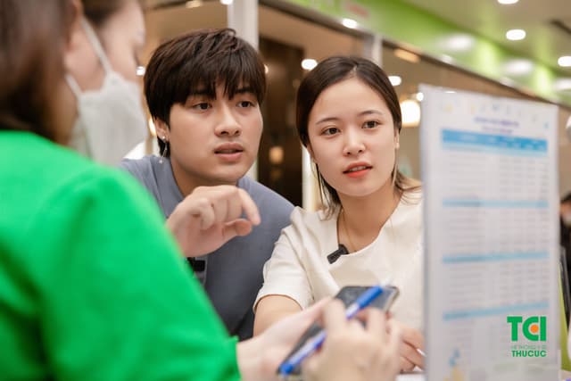 Ảnh Tiktoker triệu follower Đào Nguyễn Ánh trải nghiệm cùng vợ bầu tại TCI