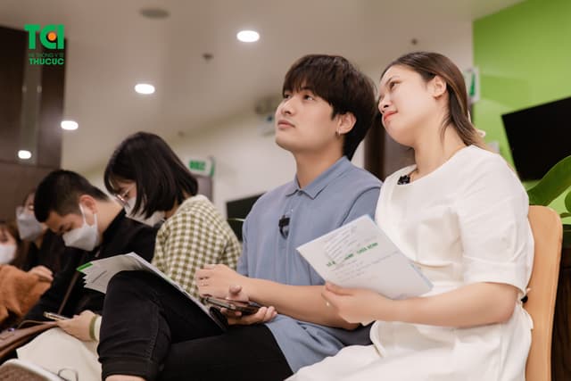 Ảnh Tiktoker triệu follower Đào Nguyễn Ánh trải nghiệm cùng vợ bầu tại TCI