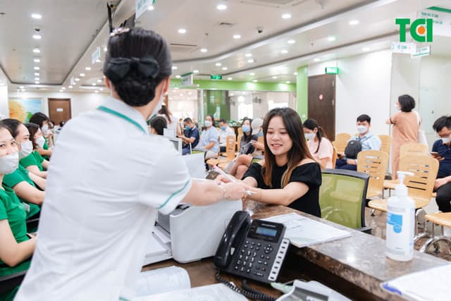 Ảnh Tiktoker triệu follower Đào Nguyễn Ánh trải nghiệm cùng vợ bầu tại TCI