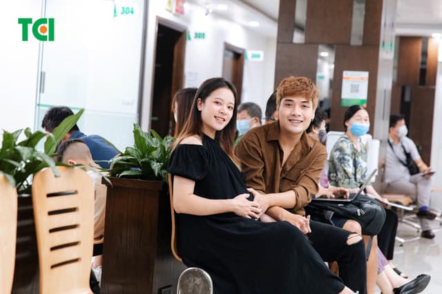 Ảnh Tiktoker triệu follower Đào Nguyễn Ánh trải nghiệm cùng vợ bầu tại TCI