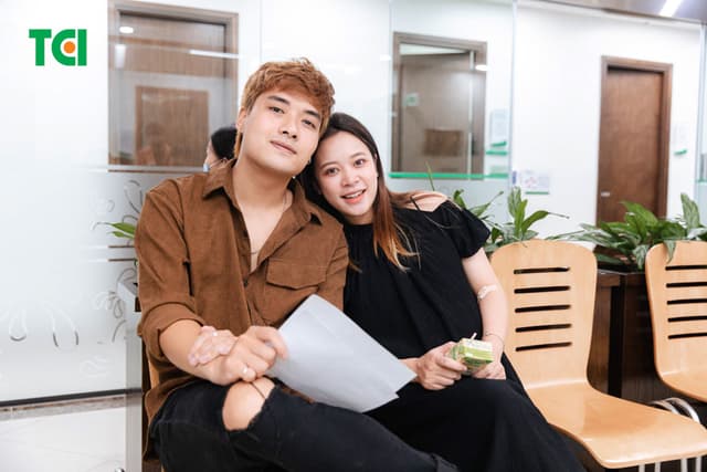 Ảnh Tiktoker triệu follower Đào Nguyễn Ánh trải nghiệm cùng vợ bầu tại TCI