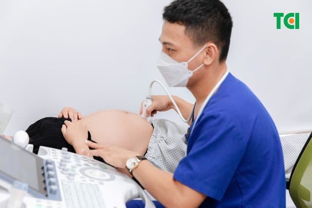 Ảnh Tiktoker triệu follower Đào Nguyễn Ánh trải nghiệm cùng vợ bầu tại TCI