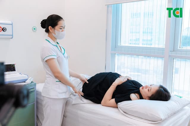 Ảnh Tiktoker triệu follower Đào Nguyễn Ánh trải nghiệm cùng vợ bầu tại TCI