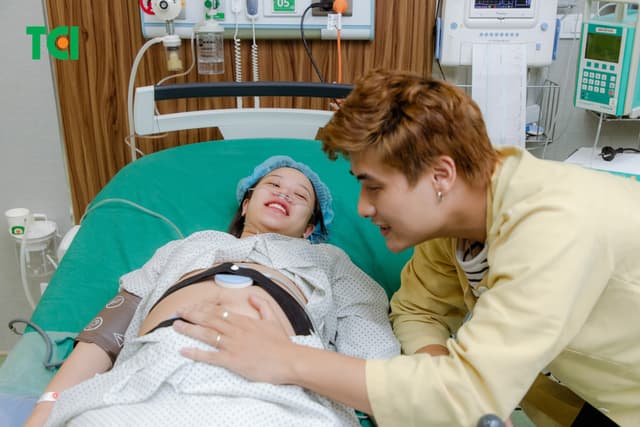 Ảnh Tiktoker triệu follower Đào Nguyễn Ánh trải nghiệm cùng vợ bầu tại TCI