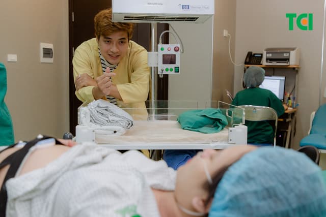 Ảnh Tiktoker triệu follower Đào Nguyễn Ánh trải nghiệm cùng vợ bầu tại TCI