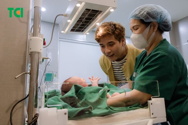 Ảnh Tiktoker triệu follower Đào Nguyễn Ánh trải nghiệm cùng vợ bầu tại TCI