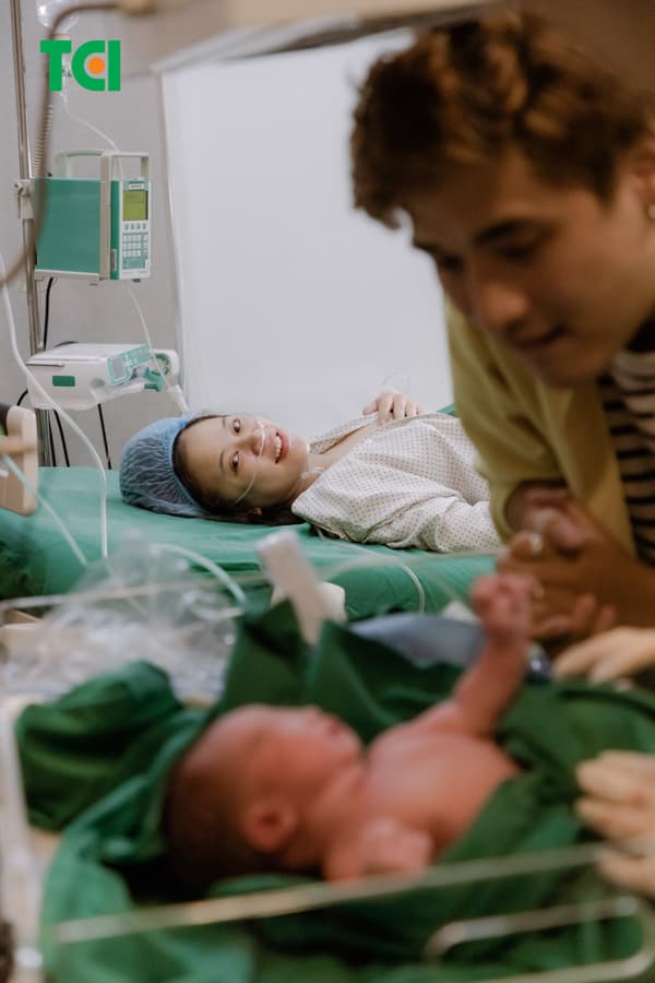 Ảnh Tiktoker triệu follower Đào Nguyễn Ánh trải nghiệm cùng vợ bầu tại TCI