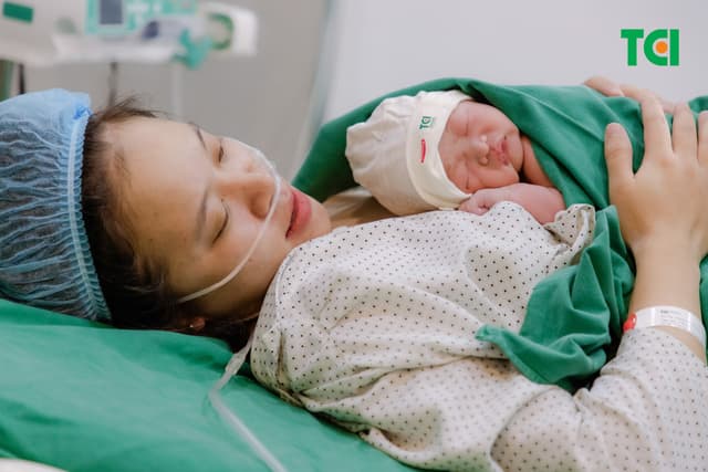 Ảnh Tiktoker triệu follower Đào Nguyễn Ánh trải nghiệm cùng vợ bầu tại TCI