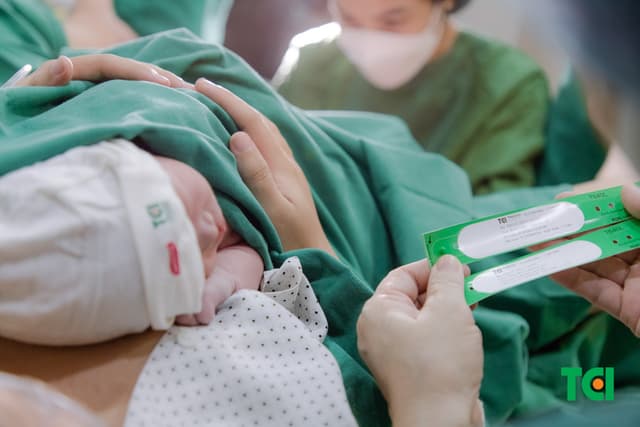 Ảnh Tiktoker triệu follower Đào Nguyễn Ánh trải nghiệm cùng vợ bầu tại TCI