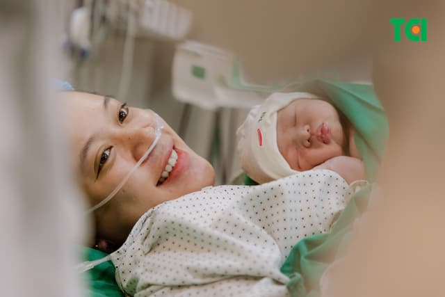 Ảnh Tiktoker triệu follower Đào Nguyễn Ánh trải nghiệm cùng vợ bầu tại TCI