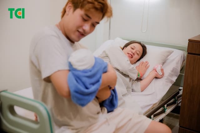 Ảnh Tiktoker triệu follower Đào Nguyễn Ánh trải nghiệm cùng vợ bầu tại TCI