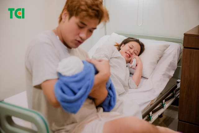 Ảnh Tiktoker triệu follower Đào Nguyễn Ánh trải nghiệm cùng vợ bầu tại TCI