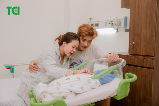 Ảnh Tiktoker triệu follower Đào Nguyễn Ánh trải nghiệm cùng vợ bầu tại TCI