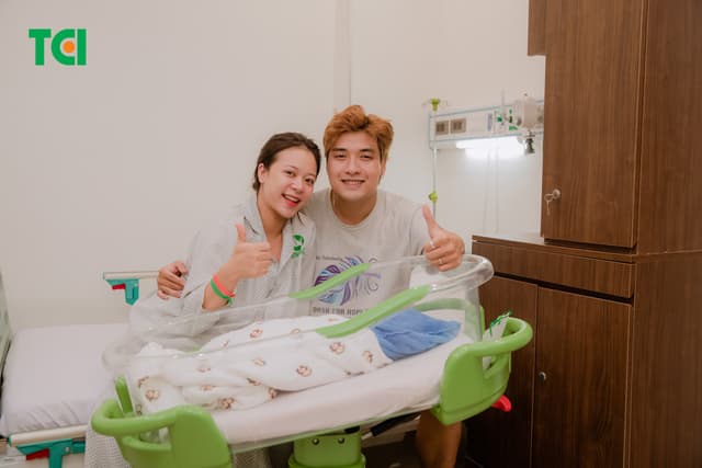 Ảnh Tiktoker triệu follower Đào Nguyễn Ánh trải nghiệm cùng vợ bầu tại TCI