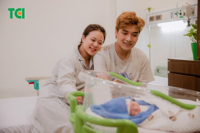 Ảnh Tiktoker triệu follower Đào Nguyễn Ánh trải nghiệm cùng vợ bầu tại TCI