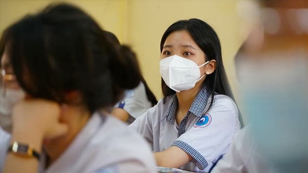 Nhiều học sinh có biểu hiện ho, sốt và phải nghỉ học do cúm mùa