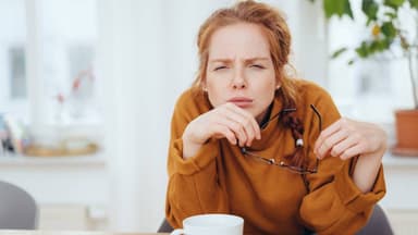 Phân biệt hai tật khúc xạ cận thị và lão thị