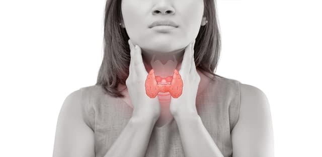 Dấu hiệu bệnh tuyến giáp ở nữ bạn cần biết