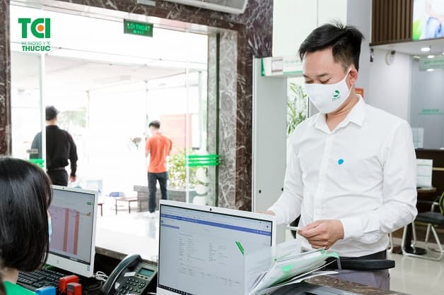 viêm phế quản khó thở cần đi khám sớm