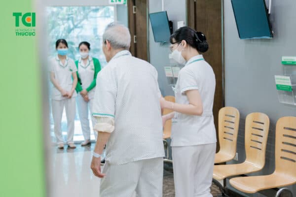 ho là triệu chứng của bệnh ung thư phổi 