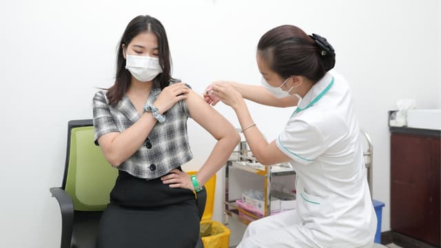 Bảo vệ sức khỏe với tiêm vắc xin ngừa ung thư cổ tử cung