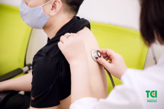 Điều trị bệnh viêm phổi kẽ.