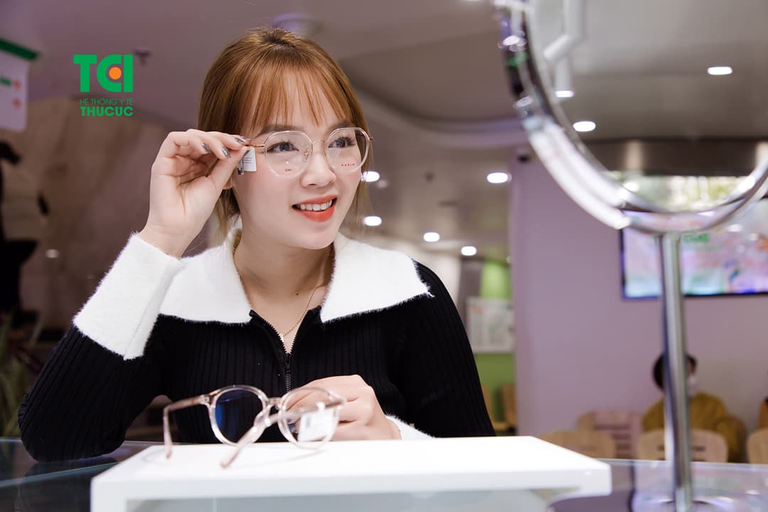Ảnh khách hàng Lê Thị Ngọc Huyền cắt kính tại Thu Cúc TCI
