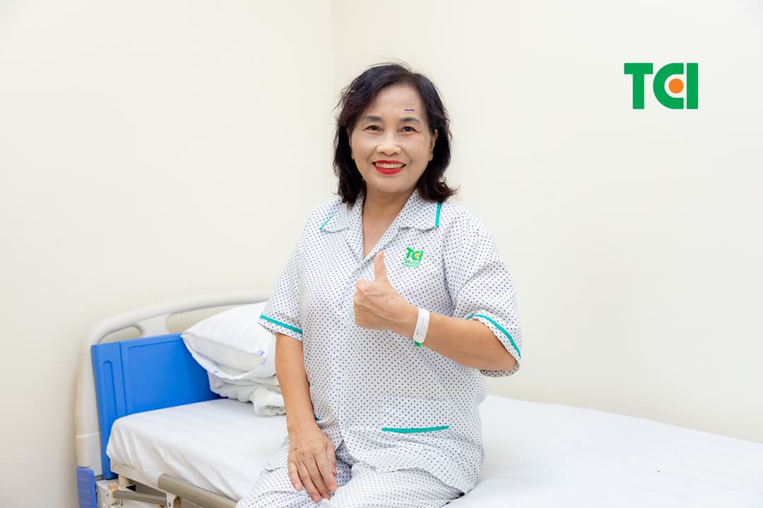 Ảnh khách hàng Nguyễn Thị Hằng phẫu thuật Phaco tại Thu Cúc TCI