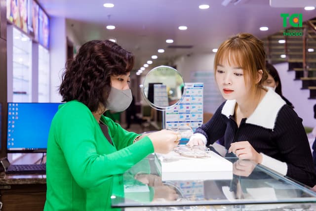 Ảnh khách hàng Lê Thị Ngọc Huyền cắt kính tại Thu Cúc TCI