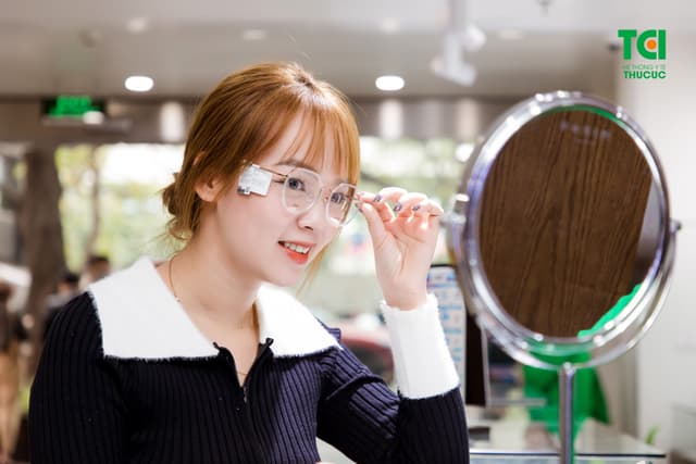 Ảnh khách hàng Lê Thị Ngọc Huyền cắt kính tại Thu Cúc TCI