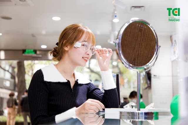 Ảnh khách hàng Lê Thị Ngọc Huyền cắt kính tại Thu Cúc TCI