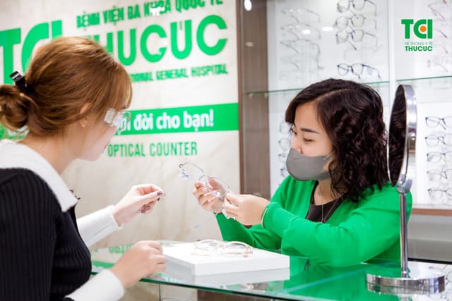 Ảnh khách hàng Lê Thị Ngọc Huyền cắt kính tại Thu Cúc TCI