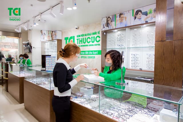 Ảnh khách hàng Lê Thị Ngọc Huyền cắt kính tại Thu Cúc TCI