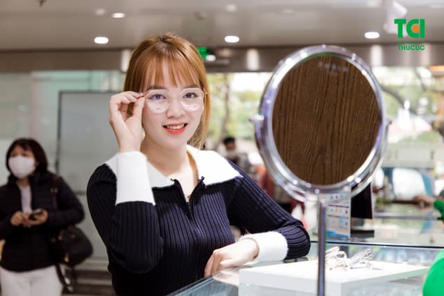 Ảnh khách hàng Lê Thị Ngọc Huyền cắt kính tại Thu Cúc TCI