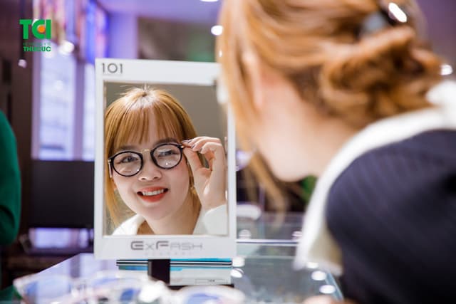 Ảnh khách hàng Lê Thị Ngọc Huyền cắt kính tại Thu Cúc TCI