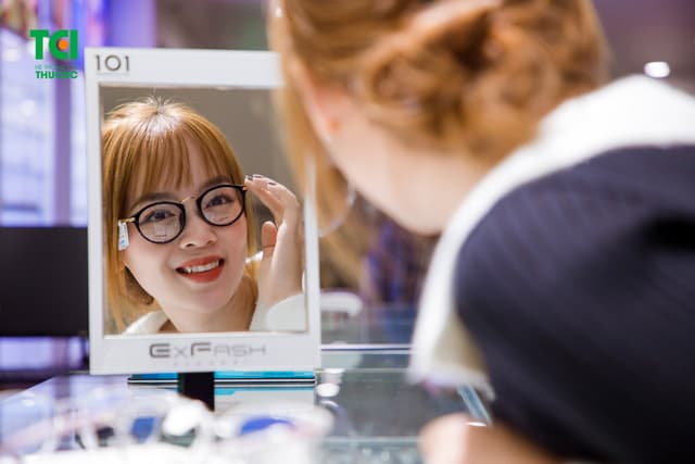 Ảnh khách hàng Lê Thị Ngọc Huyền cắt kính tại Thu Cúc TCI