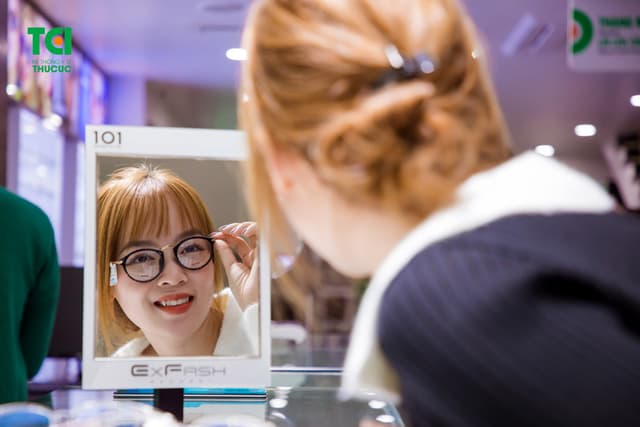 Ảnh khách hàng Lê Thị Ngọc Huyền cắt kính tại Thu Cúc TCI