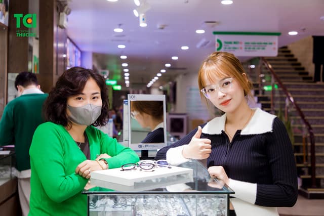 Ảnh khách hàng Lê Thị Ngọc Huyền cắt kính tại Thu Cúc TCI