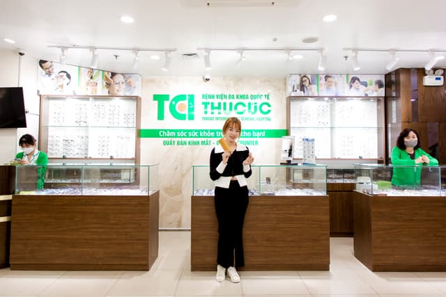 Ảnh khách hàng Lê Thị Ngọc Huyền cắt kính tại Thu Cúc TCI